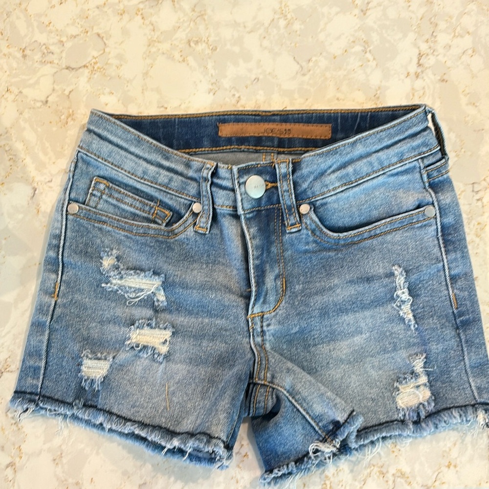 Girls size 7 cropped denim (fringed edge) denim jean shorts!! JOES brand